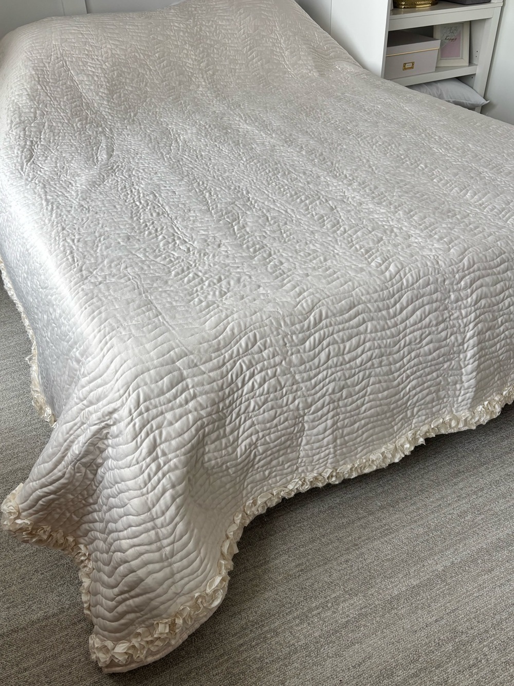 PIER 1 IMPORTS quilted satin bedspread coverlet ivory Cream Ruffle Trim King sz